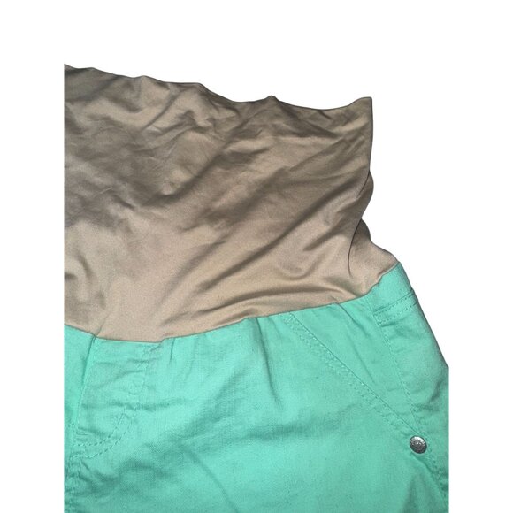 Celebrity Pink Maternity High-Waist Green Shorts With Beige Stretch Waistband - Picture 4 of 7